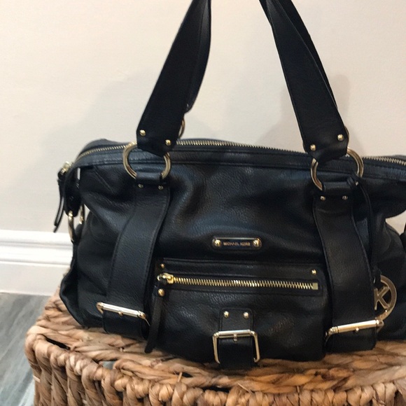 MICHAEL KORS! Gently worn purse - Picture 1 of 12